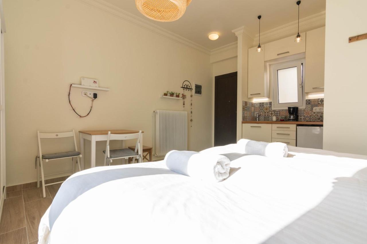 Birds Nest Apartment Athena Bagian luar foto